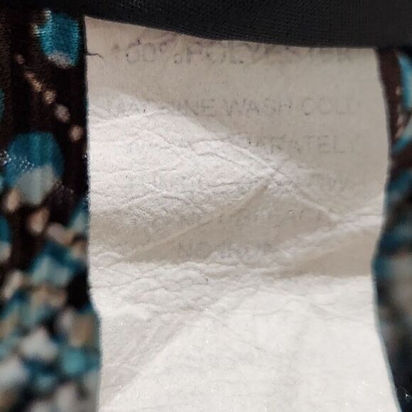 Maggie Barnes Tunic top Size 2X With Sequins Vneck - Picture 12 of 13